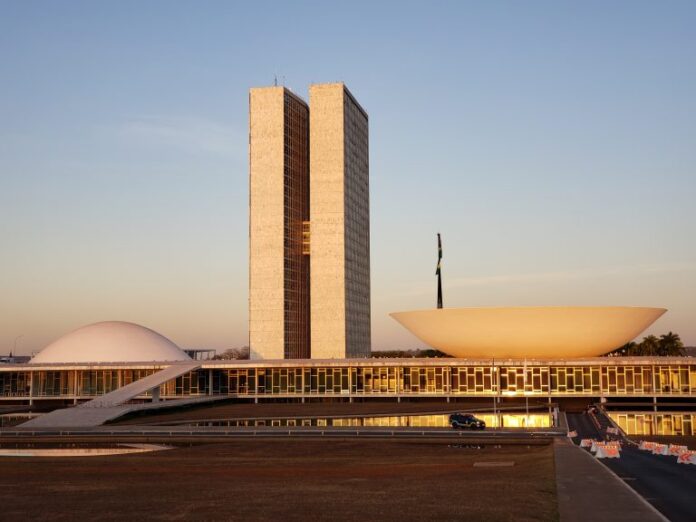 Candidatos a presidente da Câmara têm menos de 40 anos e são de partidos criados após ano 2000 - Notícias