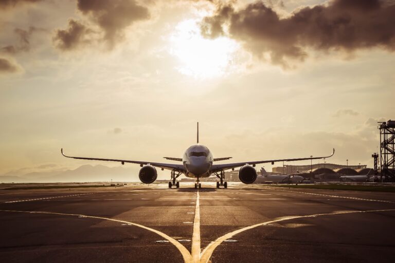 Transporte aéreo de cargas gera impactos positivos na economia global