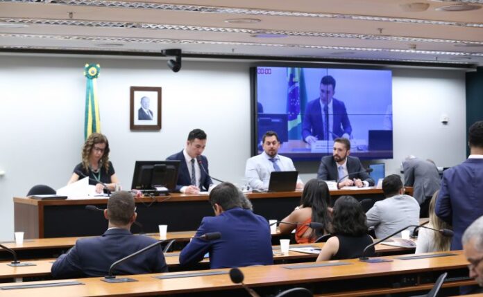 Audiência Pública - Programa de Transferência de Renda no Município de Brumadinho/MG. Dep. Pedro Aihara (PRD - MG) e Prefeito de Brumadinho-MG - Prefeitura Municipal de Brumadinho-MG, Gabriel Parreiras.