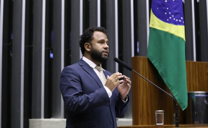 Discussão e votação de propostas legislativas. Dep. Pastor Henrique Vieira (PSOL-RJ)