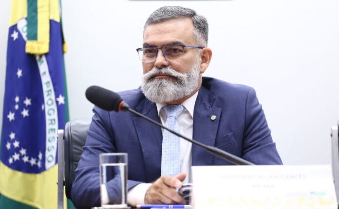 Deputado Allan Garcês (PP-MA) em comissão da Câmara dos Deputados