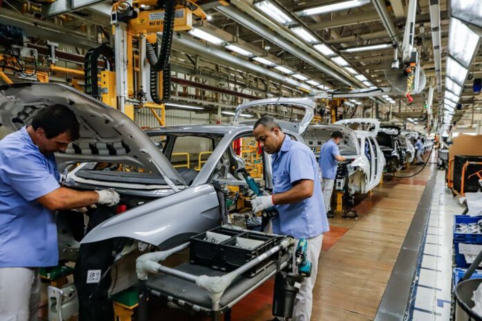 Paraná lidera o crescimento da atividade econômica do país