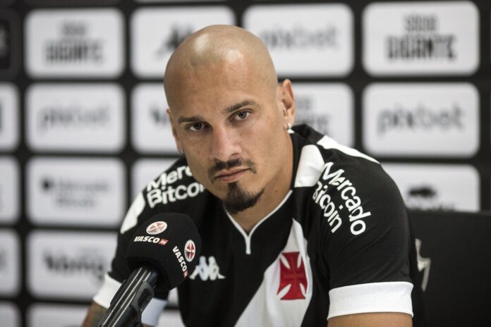 Vasco: Maicon minimiza idade e diz que pode estrear contra o Cruzeiro

