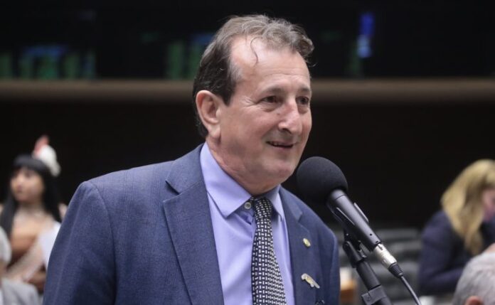 Comissão aprova proibição de bisfenol na fabricação de papéis térmicos Discussão e Votação de Propostas Legislativas. Dep. Nilto Tatto (PT - SP)