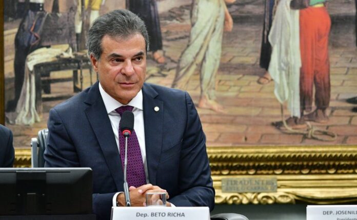 Instalação da comissão e eleição de presidente e vice-presidentes. Dep. Beto Richa (PSDB - PR)