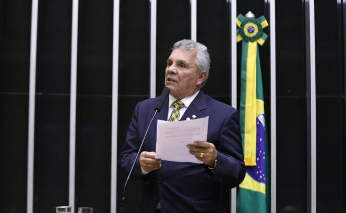 Deputado Alberto Fraga (PL-DF) fala no Plenário da Câmara dos Deputados