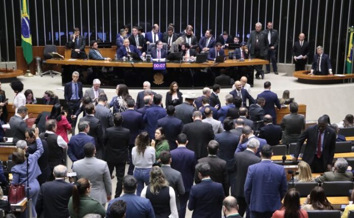 Discussão e Votação de Propostas Legislativas.