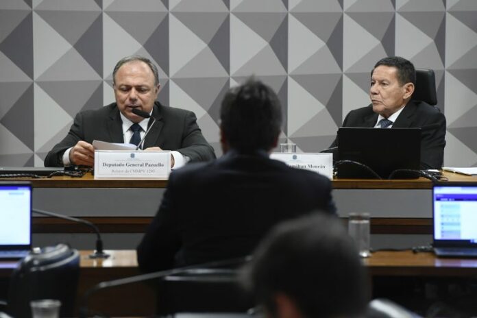 Pazuello e Mourão na Comissão Mista do aumento dos militares
