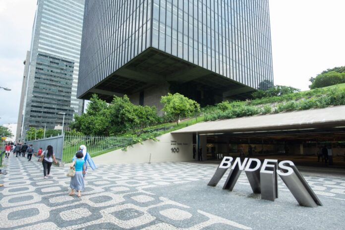 BNDES vai operar R$ 40 bilhões em crédito para empresas atingidas pelo tarifaço