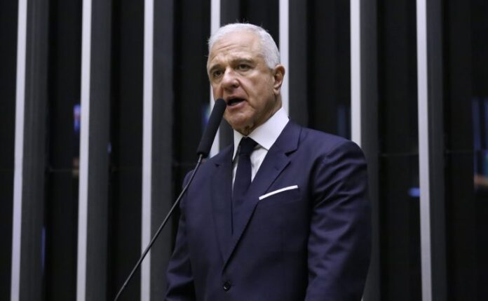 Proposições remanescentes da Sessão Anterior. Dep. Julio Lopes (PP - RJ)