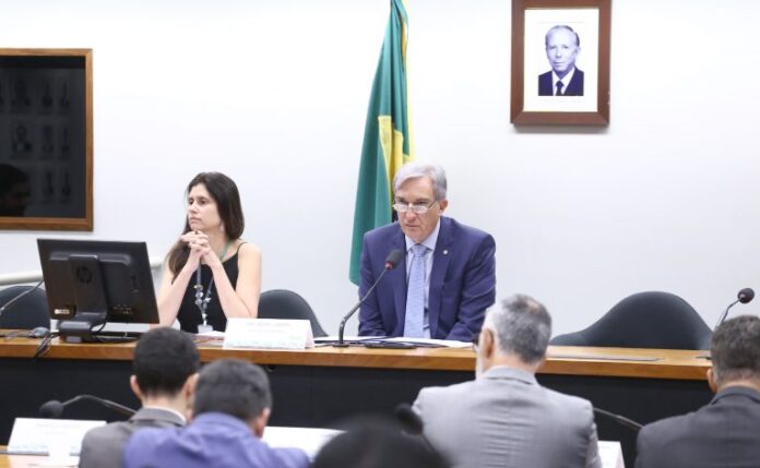 Especialistas defendem flexibilidade para acordos de risco compartilhado do Ministério Audiência Pública - Acordo de Compartilhamento de Risco para a incorporação de novas tecnologias em saúde. Dep. Rafael Simões (UNIÃO - MG)