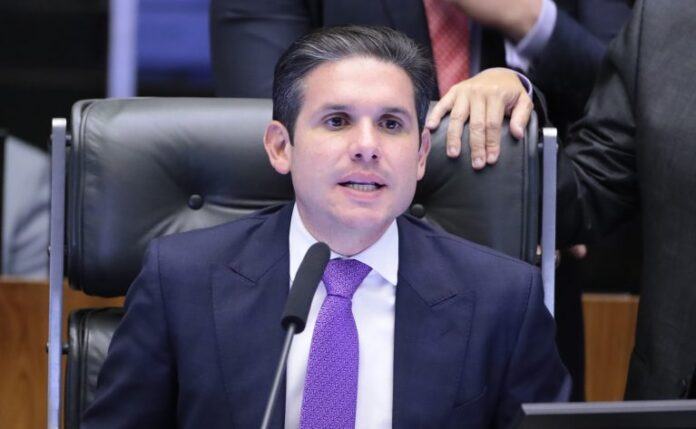 Motta preside sessão do plenário