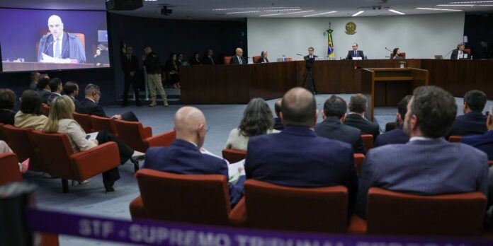 Defesa de Mauro Cid pede ao STF a manutenção da delação premiada 