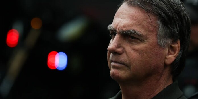 Defesa pede revogação de medidas cautelares contra Jair Bolsonaro Defesa pede revogação de medidas cautelares contra Jair Bolsonaro