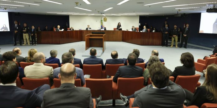 STF terá sessão extra para continuidade de julgamento de Bolsonaro