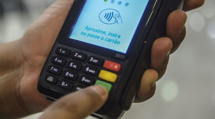 PIB registra alta de 0,4% no segundo trimestre PIB registra alta de 0,4% no segundo trimestre