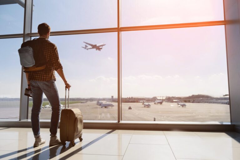 Turbulências no setor aéreo: como a inovação em tecnologia e milhas está sustentando agências de viagem