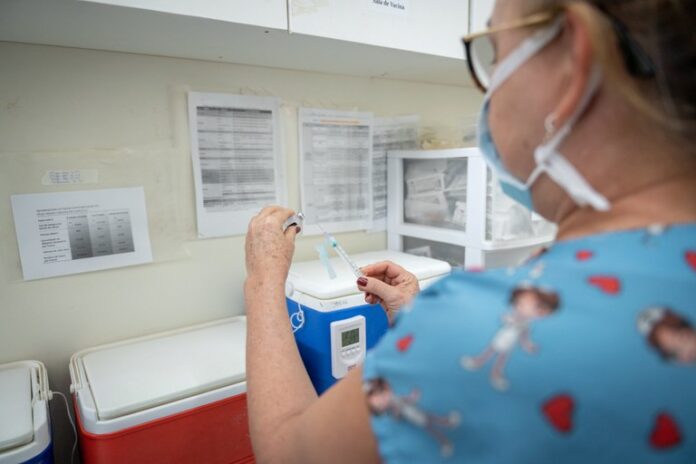 Vacinação com dose de reforço bivalente contra Covid-19 é ampliada 25042023_vacina32A.jpg