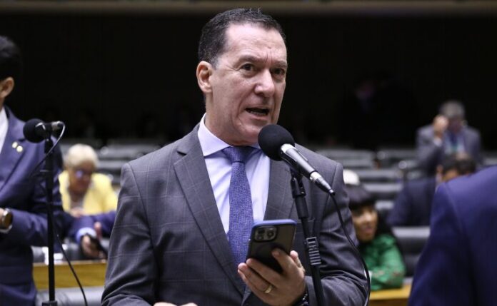 Deputado Vinicius Carvalho (Republicanos-SP) fala no Plenário da Câmara dos Deputados