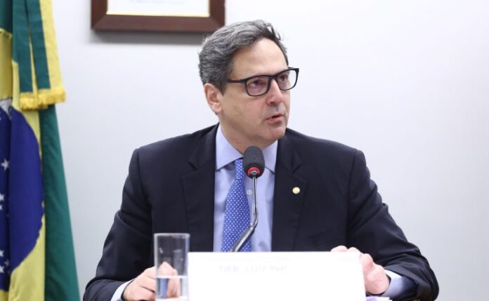 Comissão aprova revogação de confisco de bens de alemães, japoneses Deputado Luiz Philippe de Orleans e Bragança (PL-SP) fala em comissão da Câmara dos Deputados