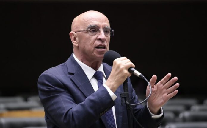 Comissão aprova definição de notório saber jurídico e outros requisitos Proposições Remanescentes da Sessão Anterior. Dep. Mário Heringer (PDT - MG)