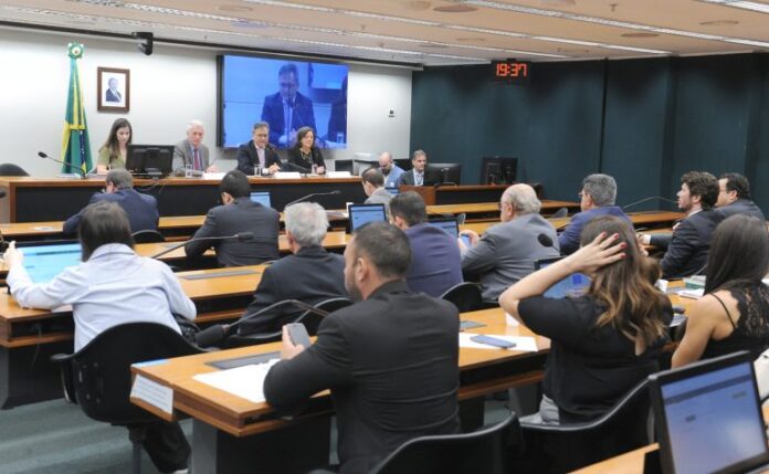 Mesa Redonda - Operação Carbono Oculto: justiça fiscal e regulação