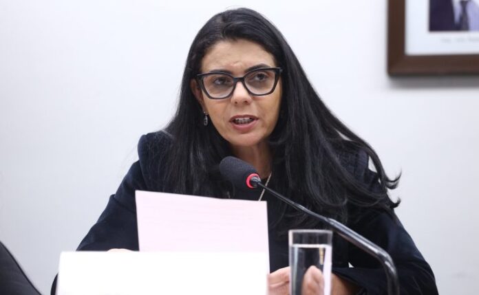 Comissão aprova proibição de nomeação em concurso público de condenados Audiência Pública - O enfrentamento à pedofilia digital no Brasil. Dep. Delegada Ione (AVANTE-MG)