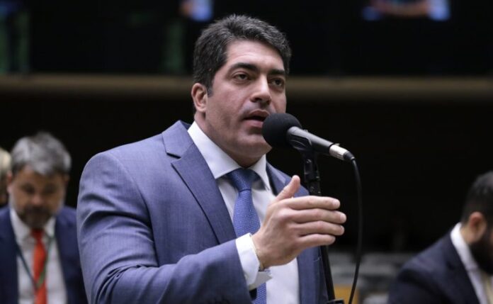 Comissão aprova possibilidade de o consumidor escolher fornecedor de energia Discussão e votação de propostas legislativas. Dep. Otto Alencar Filho (PSD-BA)