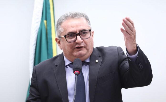 Audiência Pública - Reestruturação empregados públicos da Empresa Brasileira de Serviços Hospitalares – EBSERH. Dep. Prof. Reginaldo Veras (PV-DF)