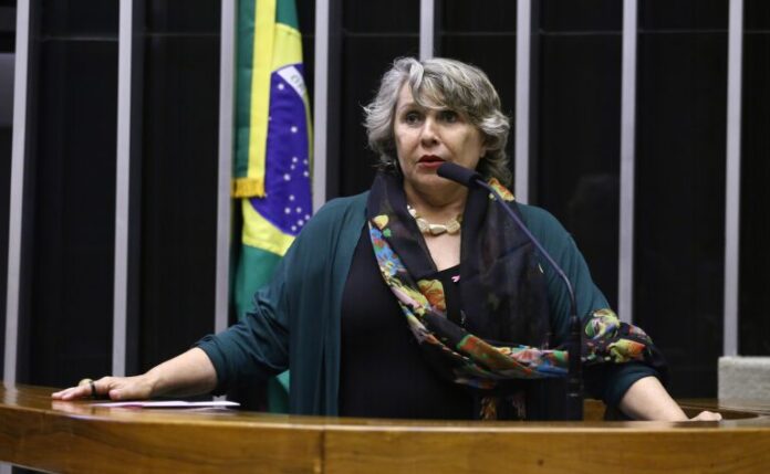 Comissão debate participação de crianças e adolescentes na COP30 - Homenagem à campanha internacional do outubro rosa. Dep. Erika Kokay (PT-DF)