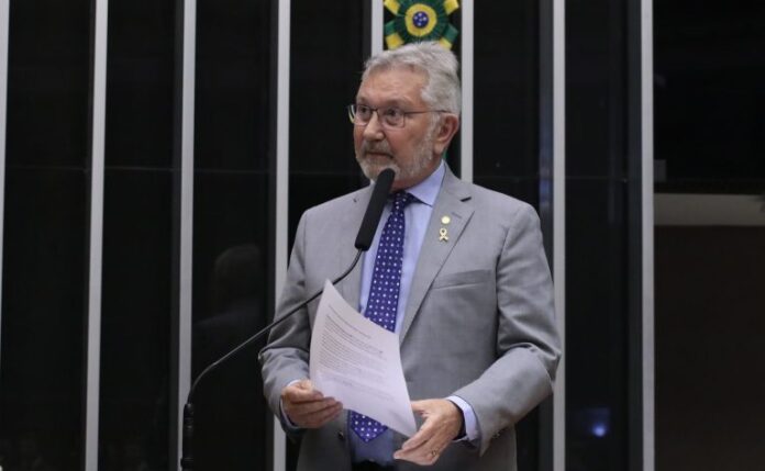Câmara aprova criação de fundo para custear atuação da Defensoria Discussão e votação de propostas legislativas. Dep. Luiz Carlos Busato (UNIÃO-RS)