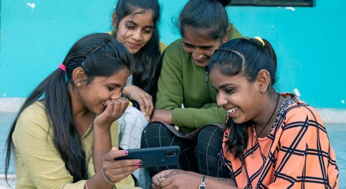 Cresce número de usuários na internet, mas desigualdades aprofundam-se