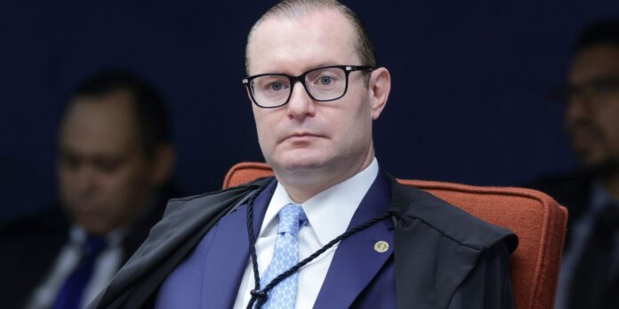 STF forma maioria para manter condenação de Bolsonaro e aliados