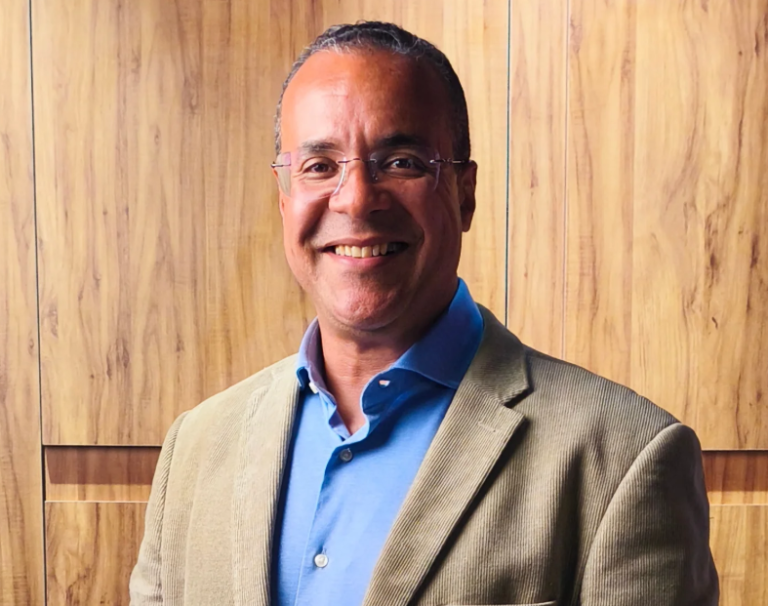 Escada Helicoidal: O Guia Definitivo para Escolher o Modelo Perfeito para Sua Obra em 2025