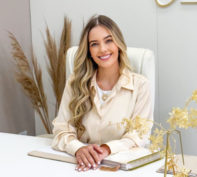 Caroline Cenatti: a força feminina que transforma ideias em marcas vivas e experiências memoráveis