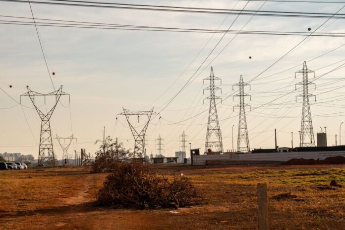 Senado aprova MP do setor elétrico