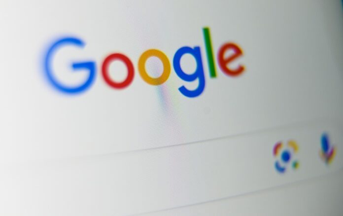 Versão IA da busca do Google derruba tráfego para sites Versão IA da busca do Google derruba tráfego para sites de veículos de notícias em 20,6%, diz estudo