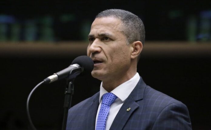 Comissão aprova suspensão de portaria ministerial sobre Núcleo de Combate Discussão e votação de propostas legislativas. Dep. Coronel Assis (UNIÃO - MT)