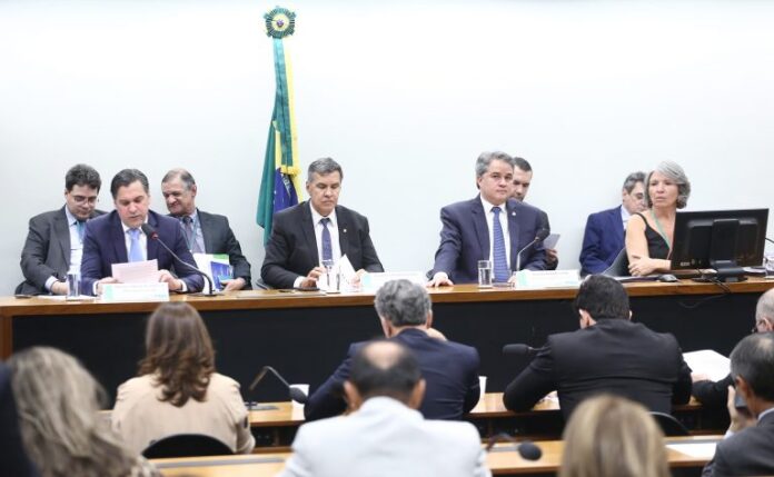 Votação da LDO para 2026. Dep. Isnaldo Bulhões Jr. (MDB - AL) e Senador, Efraim Filho (UNIÃO - PB)