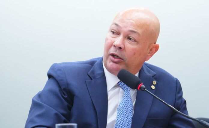 Deputado Zé Adriano (PP-AC) fala em comissão da Câmara dos Deputados