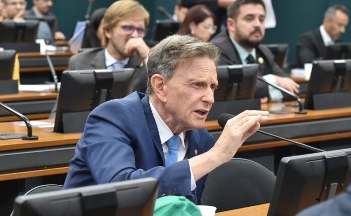 Comissão aprova regulamentação da profissão de mergulhador profissional Discussão e votação de propostas legislativas. Dep. Marcelo Crivella (REPUBLICANOS - RJ)