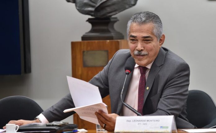 Comissões debatem novas relações de trabalho e o papel do Audiência Pública - Conhecimentos Ancestrais à Medicina Moderna: O Curador e o Doutor. Dep. Leonardo Monteiro (PT - MG)