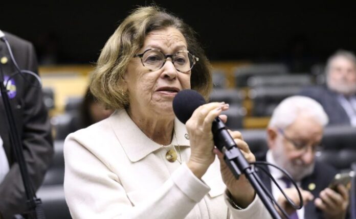 Comissão de Constituição e Justiça aprova controle social maior de Discussão e votação de propostas legislativas. Dep. Lídice da Mata (PSB-BA)