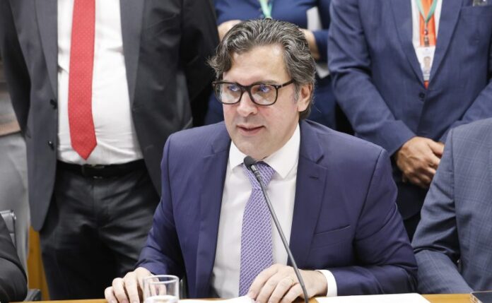 Comissões da Câmara finalizam votação das emendas ao Orçamento de Reunião de Líderes. Dep. Isnaldo Bulhões Jr. (MDB - AL)