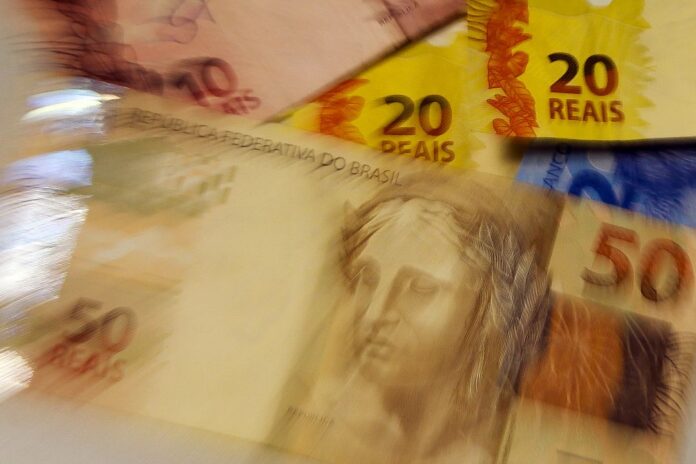 Reajuste do salário mínimo injetará R$ 81,7 bilhões na economia Reajuste do salário mínimo injetará R$ 81,7 bilhões na economia