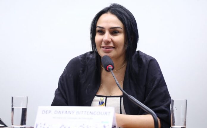 Audiência Pública - Quitação de parcelas futuras do FIES para estudantes adimplentes. Dep. Dayany Bittencourt (UNIÃO-CE)