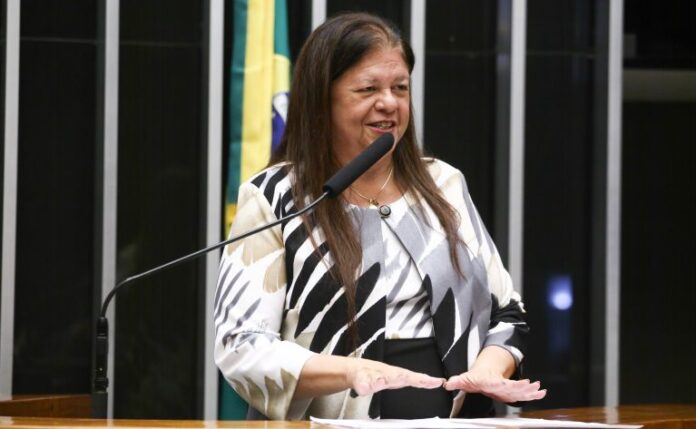Comissão aprova criação da Semana Nacional do Estatuto da Juventude Prêmio Transparência e Fiscalização Pública 2025. Dep. Laura Carneiro(PSD-RJ)
