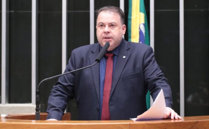 Comissão aprova prazos para municípios atualizarem regras de instalação de Homenagem aos 54 anos da Consultoria Legislativa desta Casa. Dep. Julio Cesar Ribeiro (REPUBLICANOS-DF)
