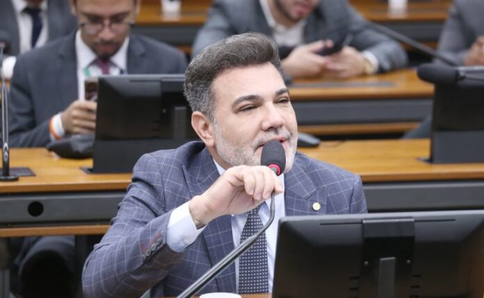 Comissão de Constituição e Justiça aprova aumento da pena pelo Oitivas de testemunhas e de representados. Dep. Pr. Marco Feliciano (PL - SP)