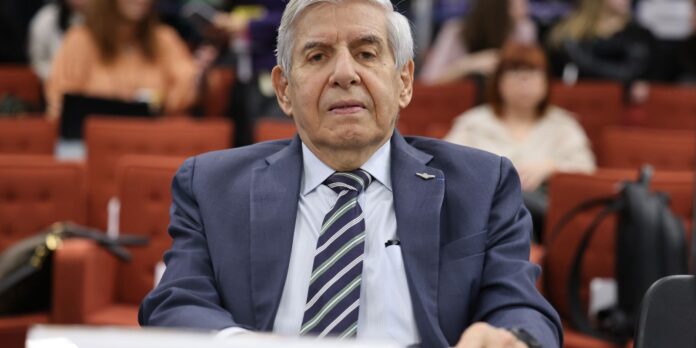 Moraes manda Heleno passar por perícia médica em 15 dias Moraes manda Heleno passar por perícia médica em 15 dias